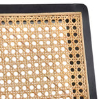 Poltrona Hannah con schienale in rattan e struttura in legno massello.
